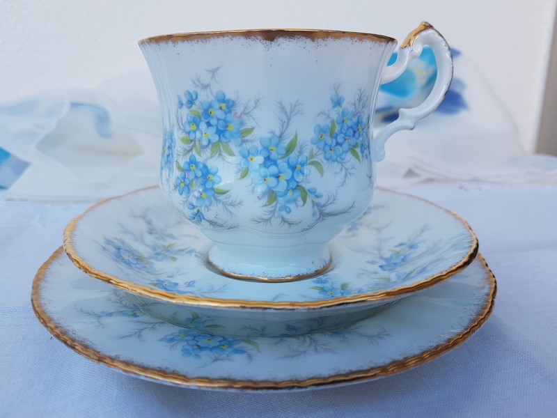 Paragon vintage china teacups to hire for Auckland high teas.