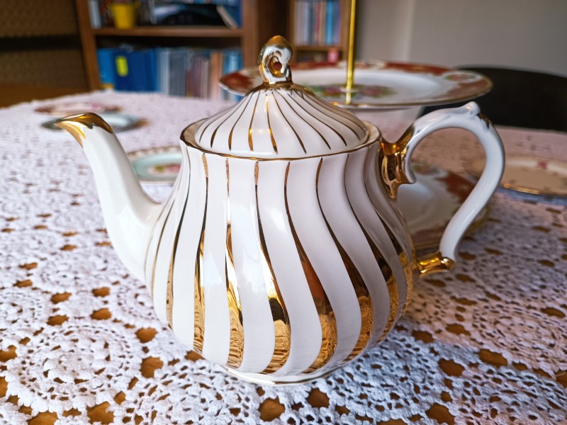 Vintage china teapot to hire for high tea events