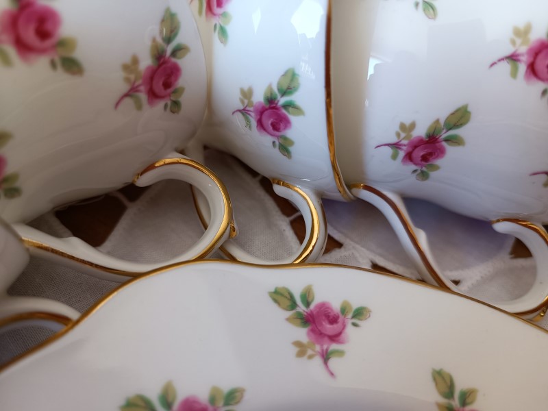 vintage roses teacups